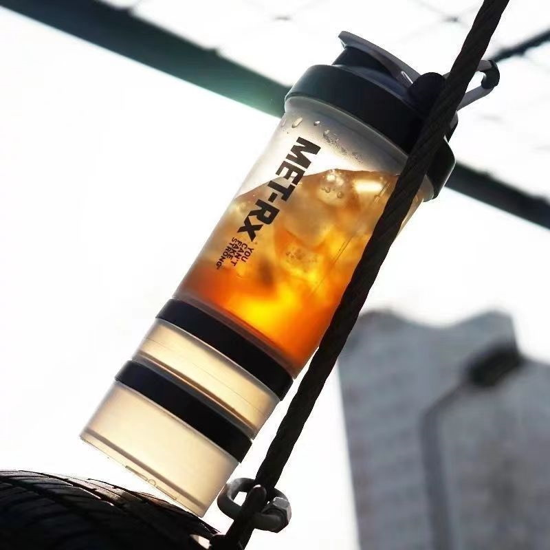 زجاجات مياه عالية الجودة من بر - مراجعة Protein Shaker Bottle وسعره
